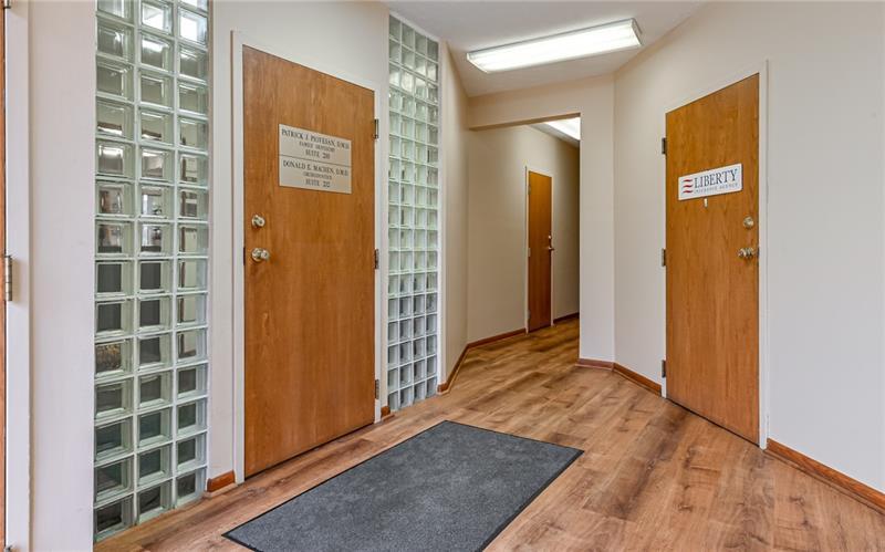 2857 Oxford Boulevard Photo 37