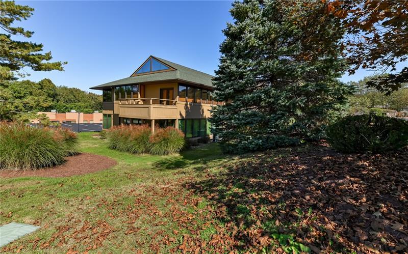 2857 Oxford Boulevard Photo 4