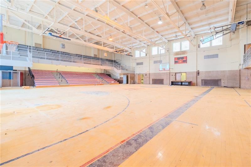 747 Wallace Ave (wilkinsburg High School) Photo 16