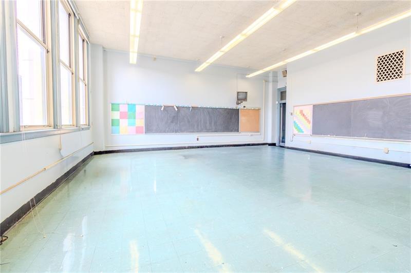 747 Wallace Ave (wilkinsburg High School) Photo 21