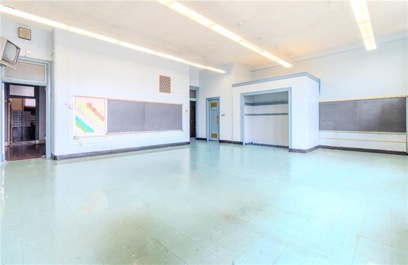 747 Wallace Ave (wilkinsburg High School) Photo 22