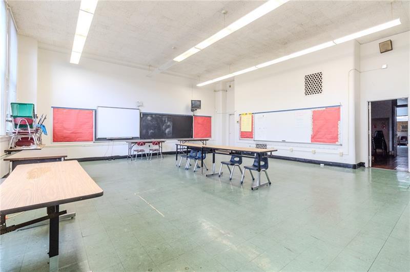 747 Wallace Ave (wilkinsburg High School) Photo 26