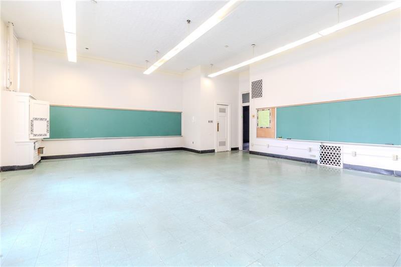 747 Wallace Ave (wilkinsburg High School) Photo 28