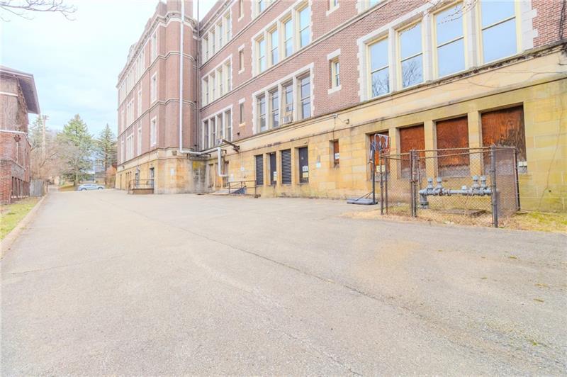 747 Wallace Ave (wilkinsburg High School) Photo 38