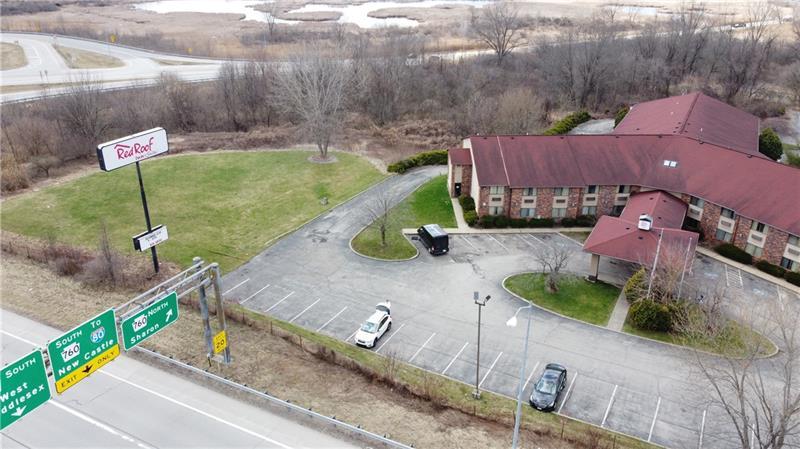 2700 Wilson Rd Photo 1
