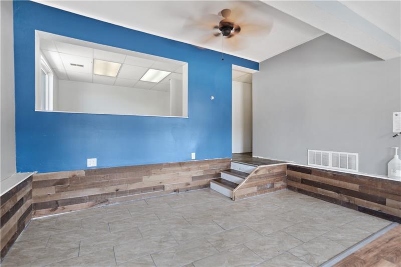 560 W Pike Street Photo 10