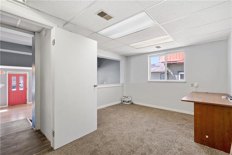 560 W Pike Street Photo 12
