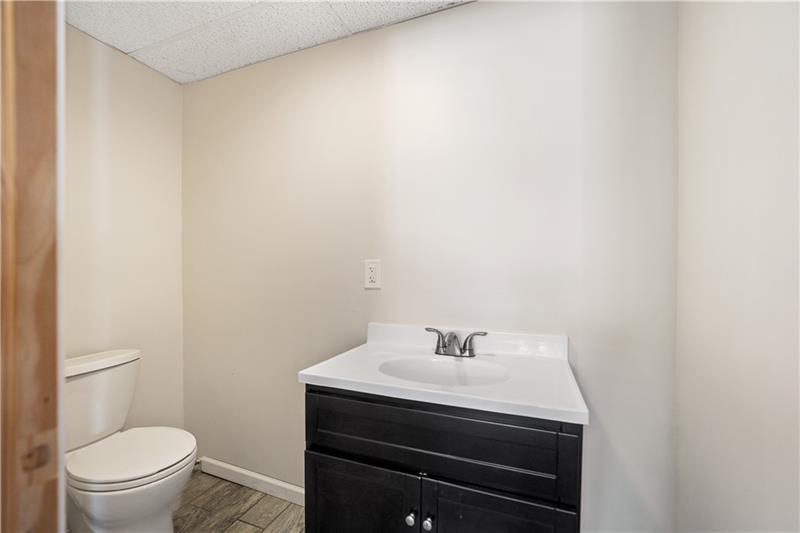 560 W Pike Street Photo 14