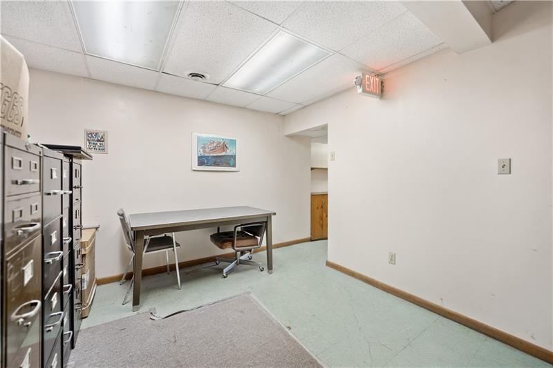 560 W Pike Street Photo 16