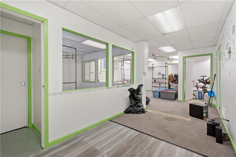 560 W Pike Street Photo 18