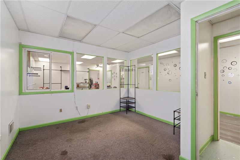 560 W Pike Street Photo 22