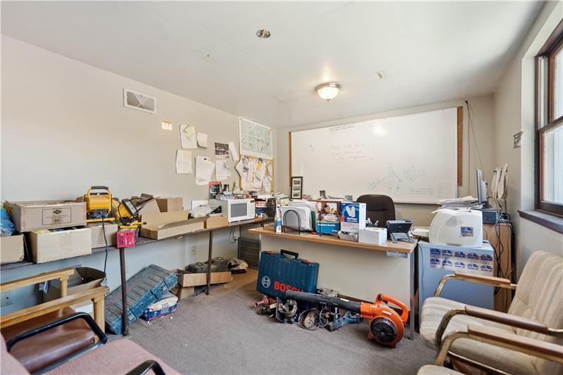560 W Pike Street Photo 25