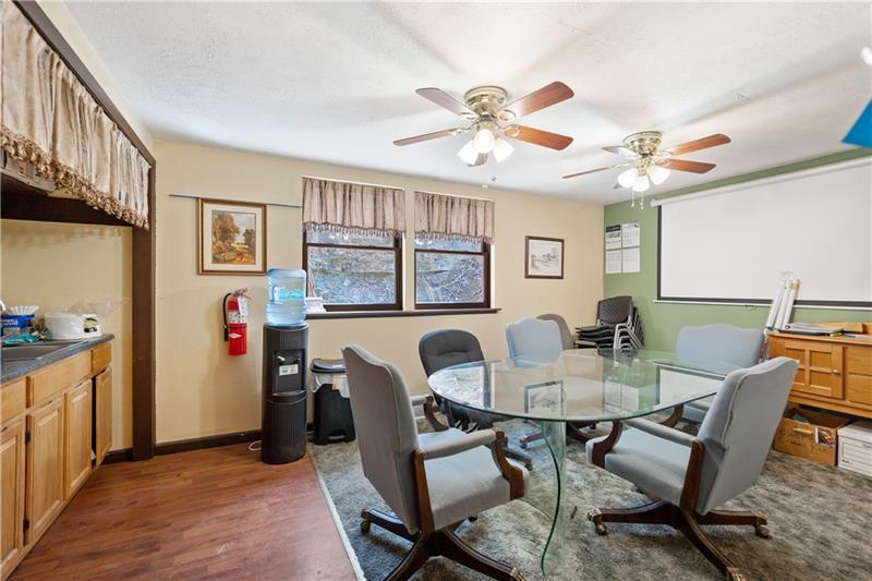 560 W Pike Street Photo 26