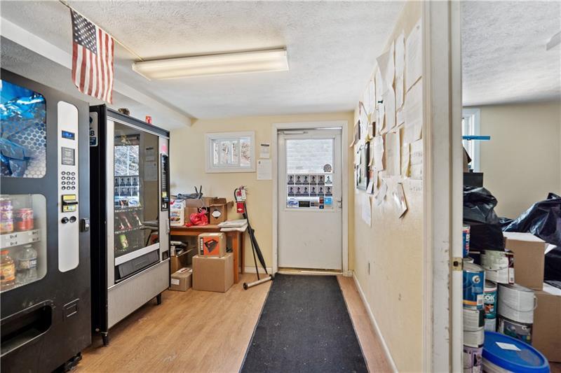 560 W Pike Street Photo 29