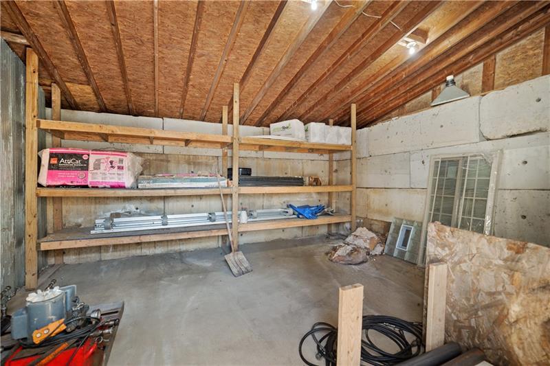 560 W Pike Street Photo 33
