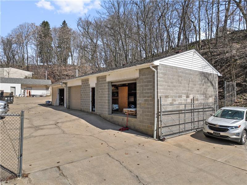 560 W Pike Street Photo 4