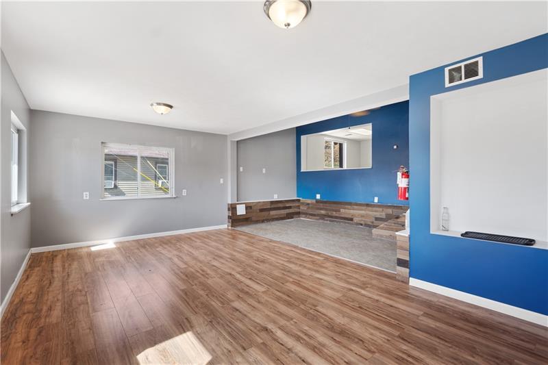 560 W Pike Street Photo 8