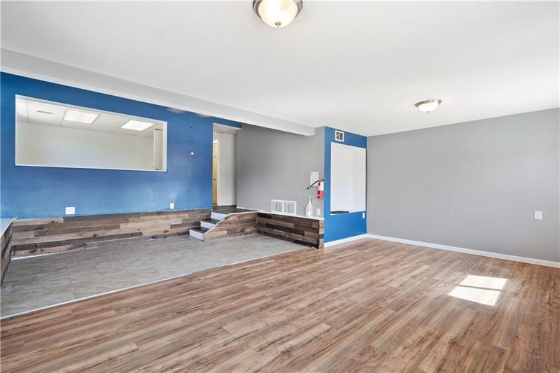 560 W Pike Street Photo 9
