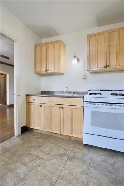 44 Academy Ave #28