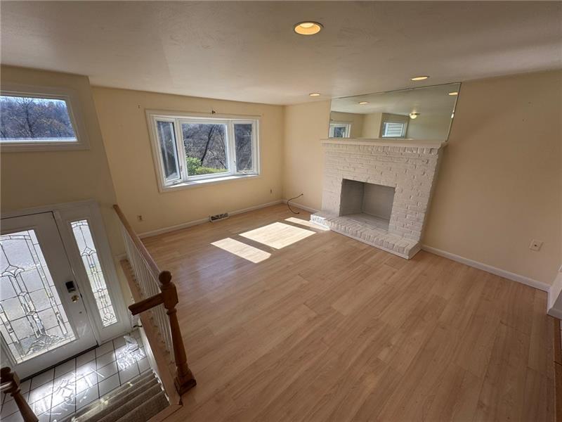 1027 Middle Rd