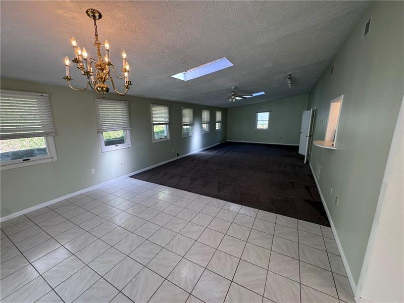 1027 Middle Rd