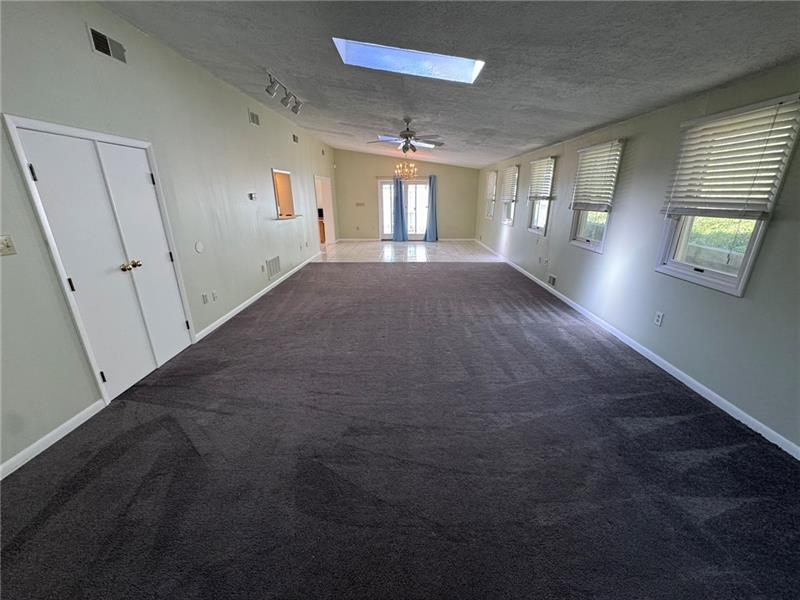 1027 Middle Rd