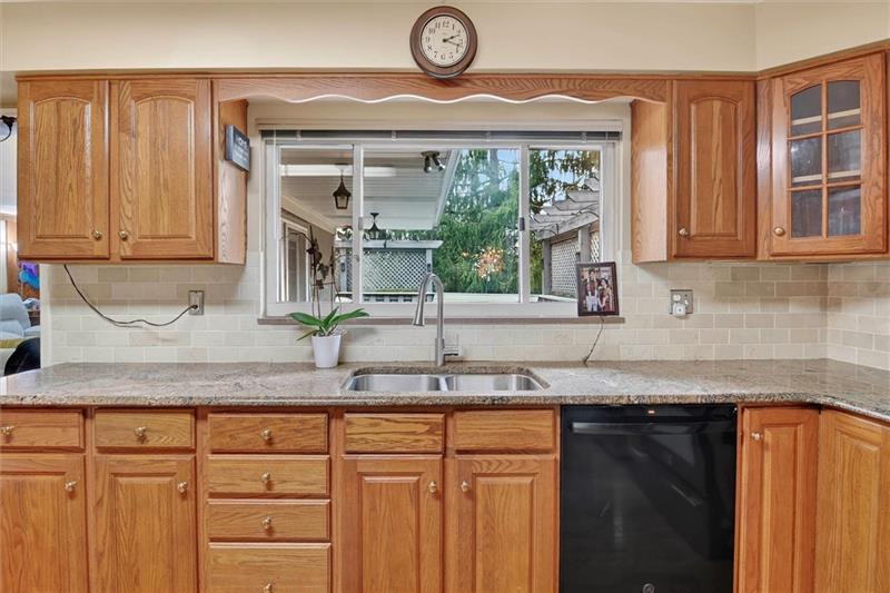 462 Greenhurst Dr