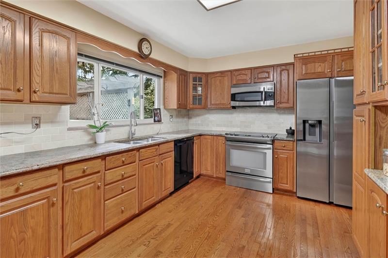 462 Greenhurst Dr