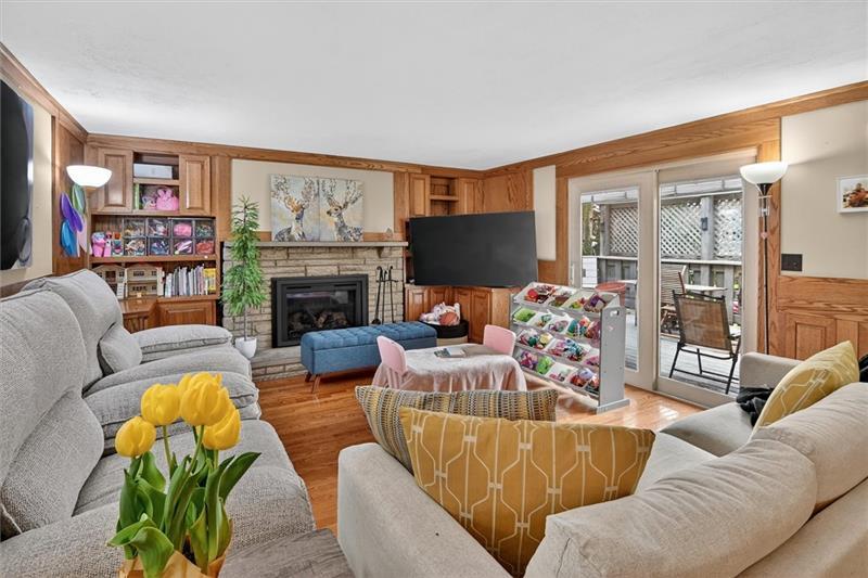 462 Greenhurst Dr