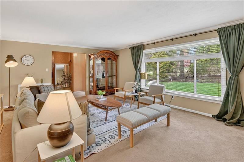 462 Greenhurst Dr