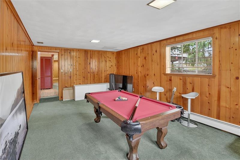 462 Greenhurst Dr
