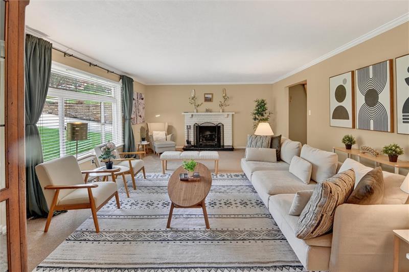 462 Greenhurst Dr