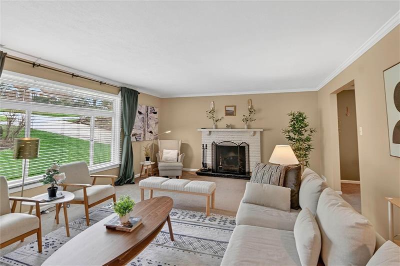 462 Greenhurst Dr