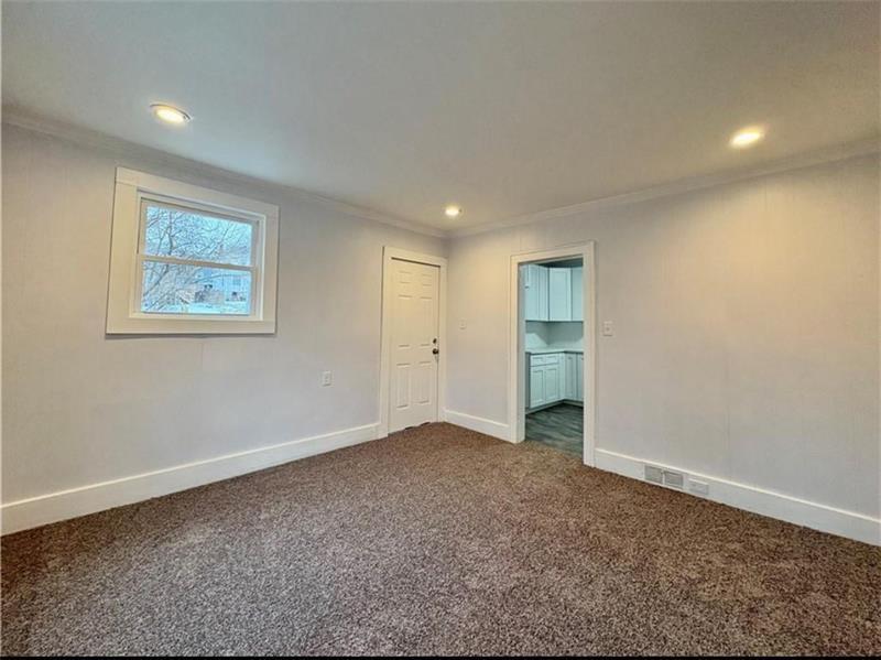1416 Ridge Ave