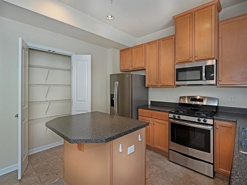 627 Edison Dr