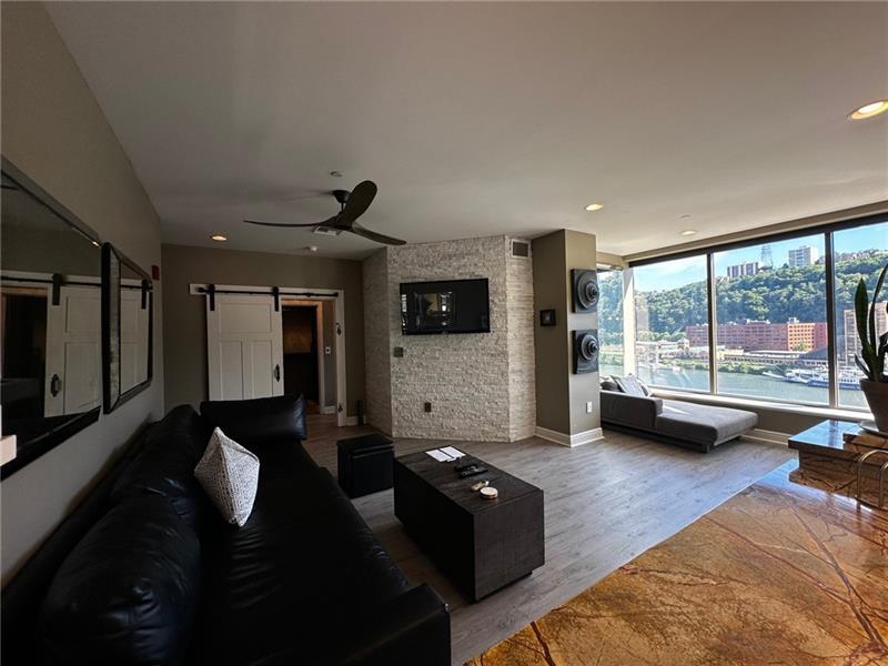 151 Fort Pitt Blvd #902