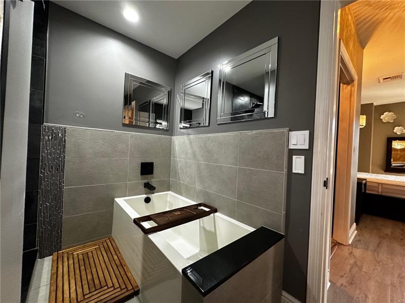 151 Fort Pitt Blvd #902