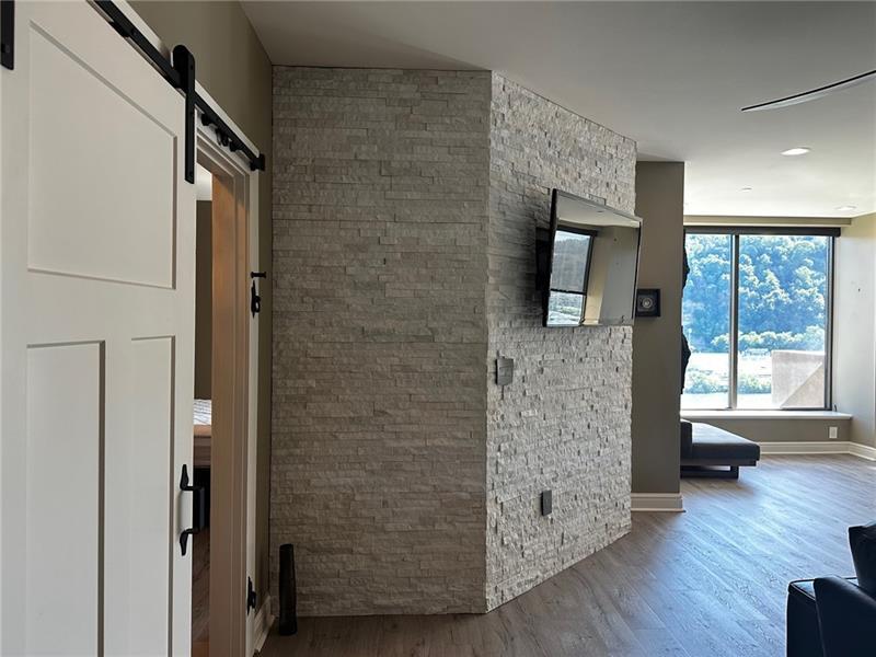 151 Fort Pitt Blvd #902