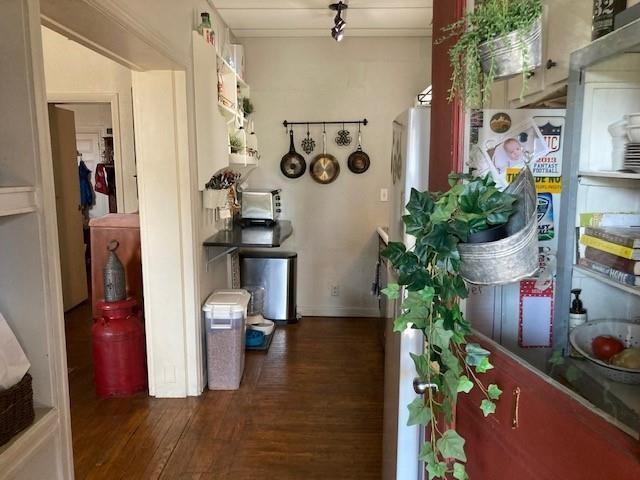 708 S Negley Avenue  Photo 2