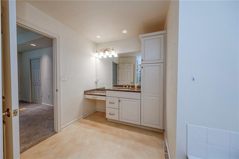 320 N Lakeside Dr