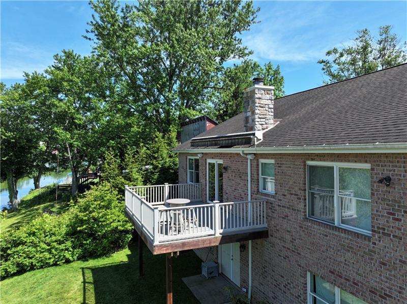 320 N Lakeside Dr
