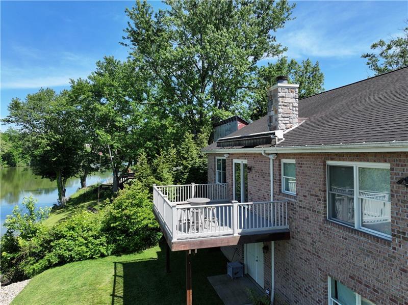 320 N Lakeside Dr