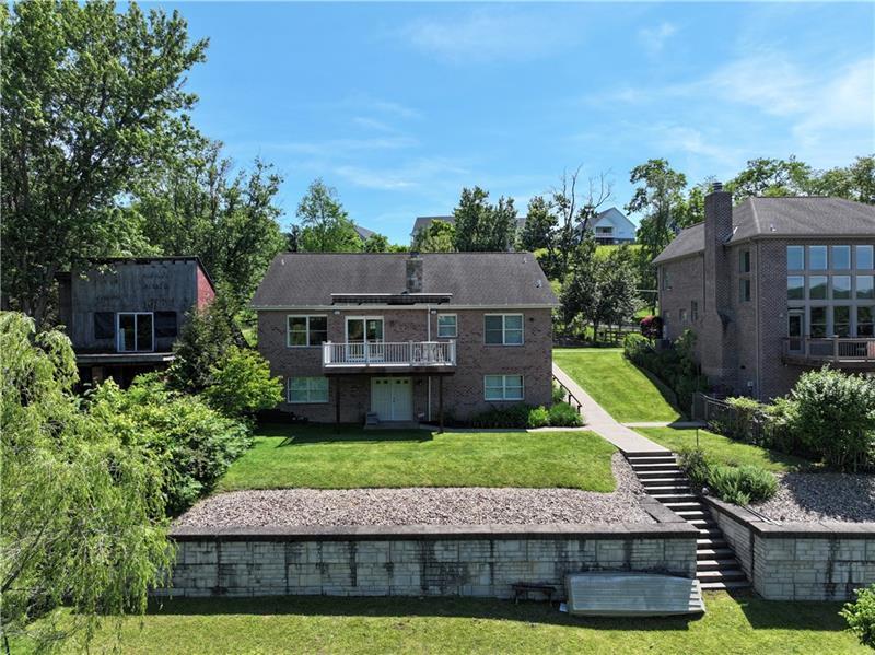 320 N Lakeside Dr