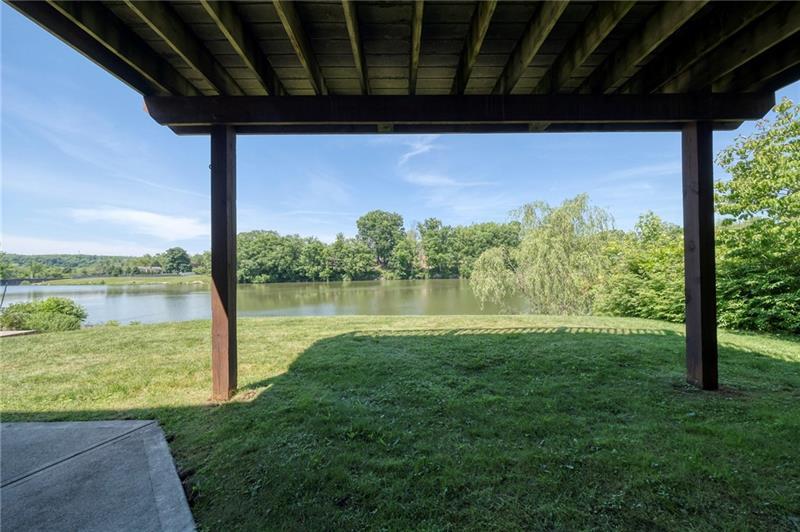 320 N Lakeside Dr