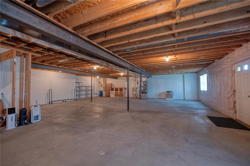 320 N Lakeside Dr