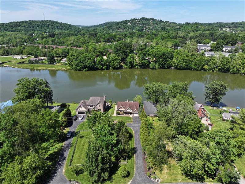 320 N Lakeside Dr