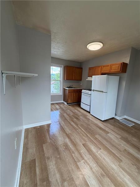 435 Kismet St #2