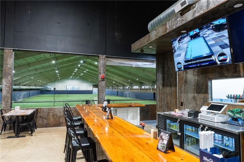 1 Racquet Ln (Restaurant) Photo 10