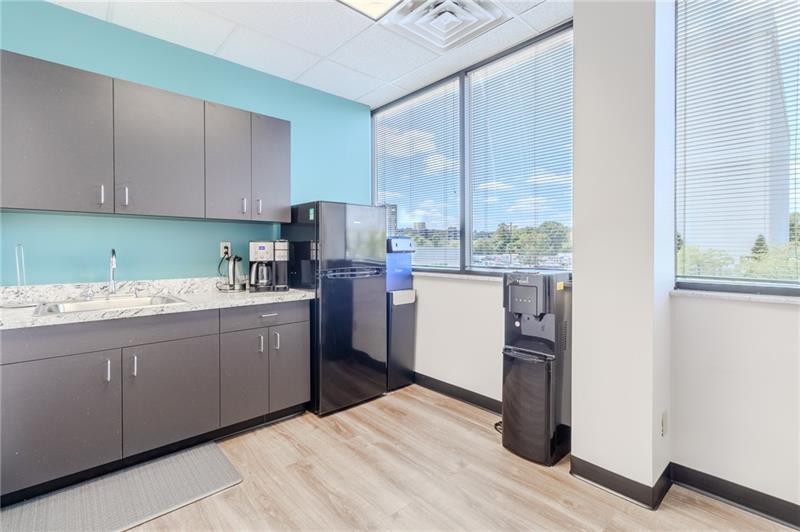 400 Penn Center Blvd Suite 305  Photo 16