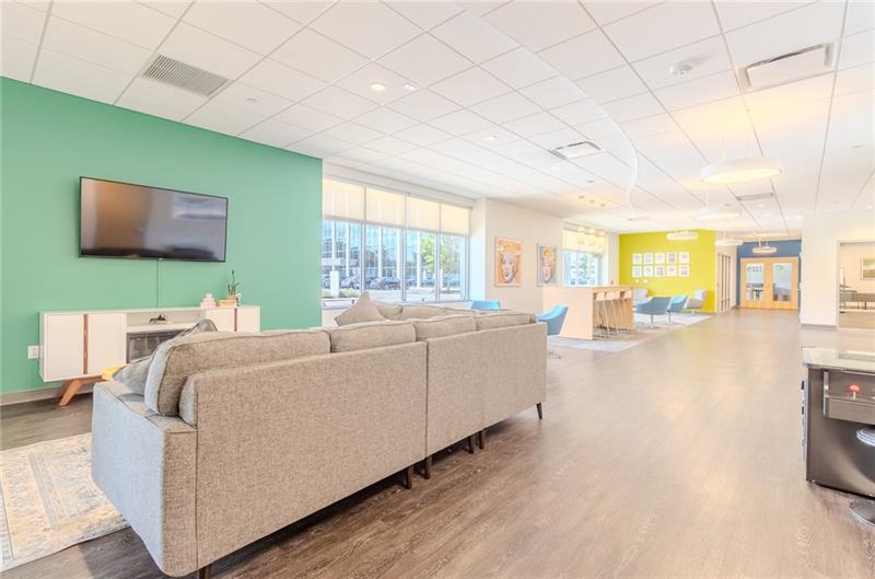 400 Penn Center Blvd Suite 305  Photo 39